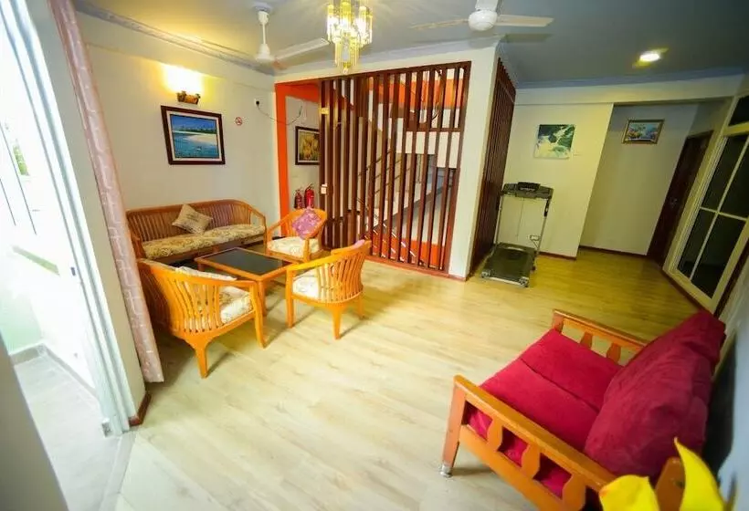 پانسیون Crystal Crown