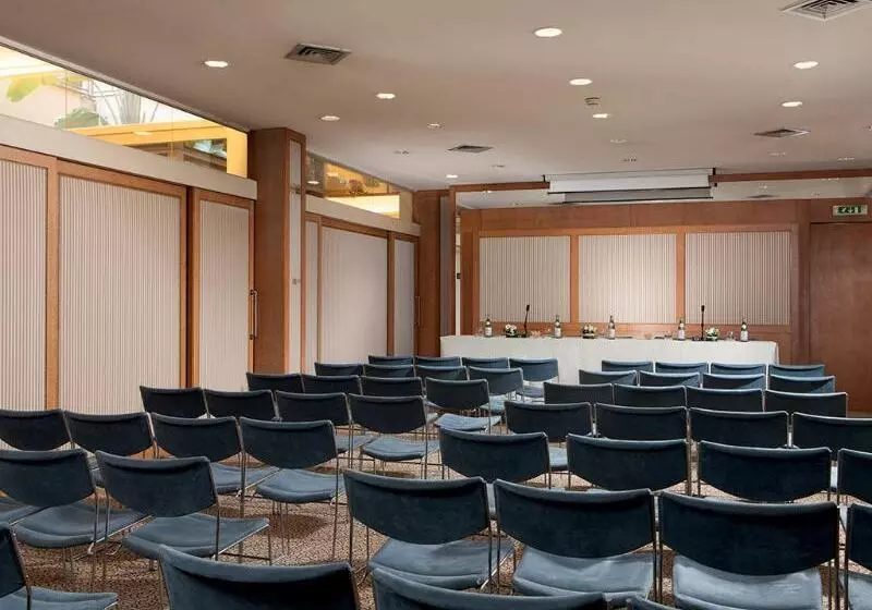 هتل Dei Borgognoni