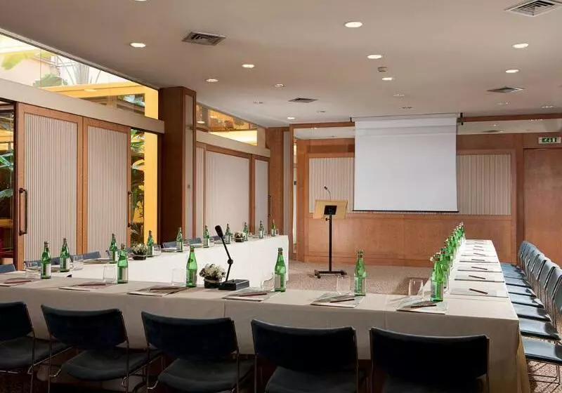 هتل Dei Borgognoni