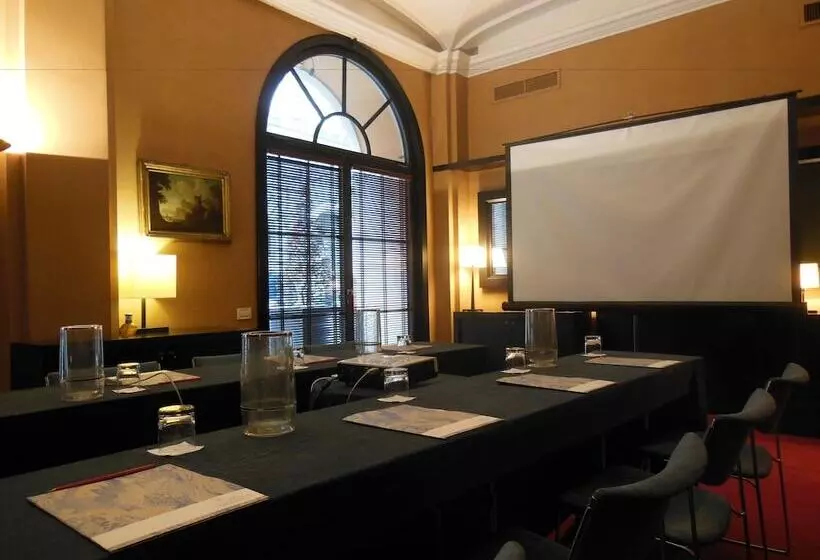 هتل Dei Borgognoni