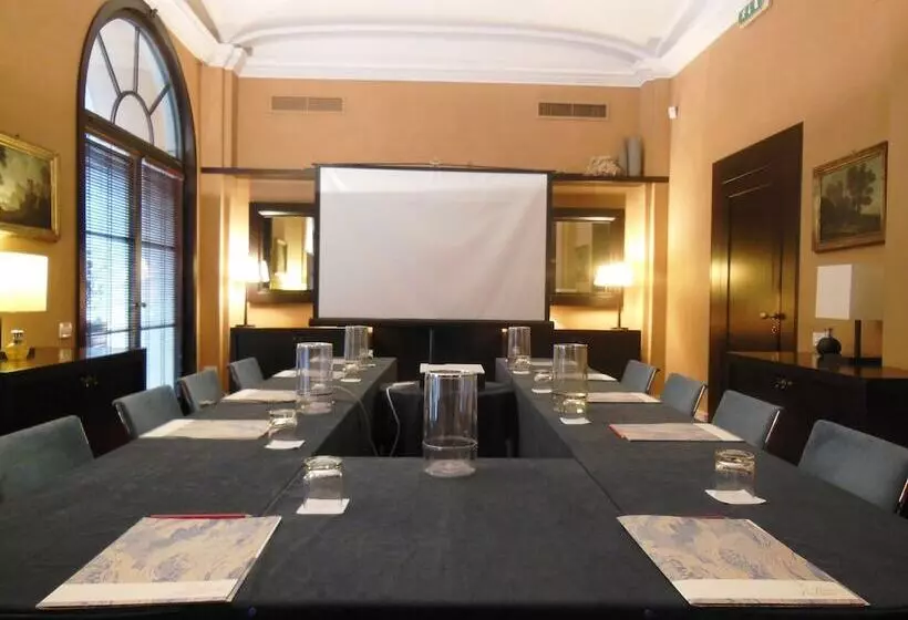 هتل Dei Borgognoni