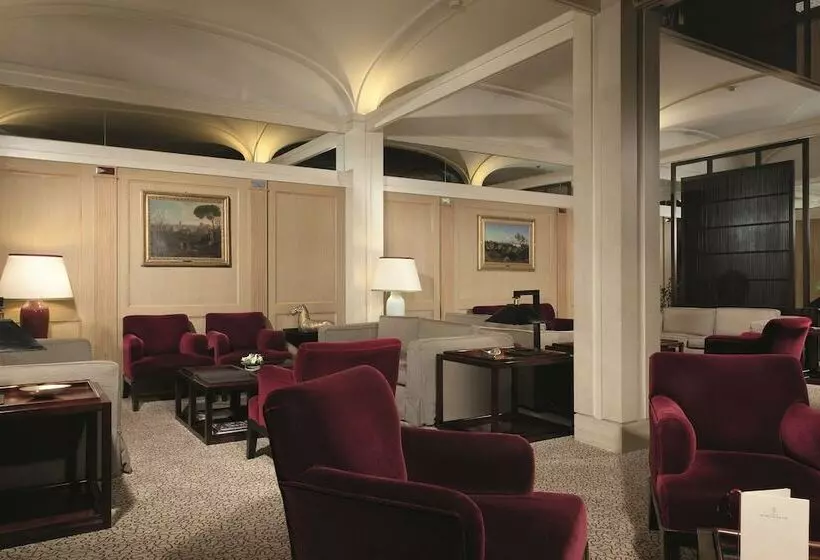 هتل Dei Borgognoni