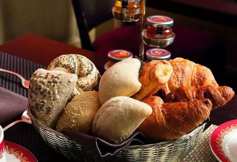 هتل Dei Borgognoni