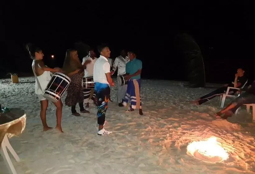 هتل Perla Dhangethi