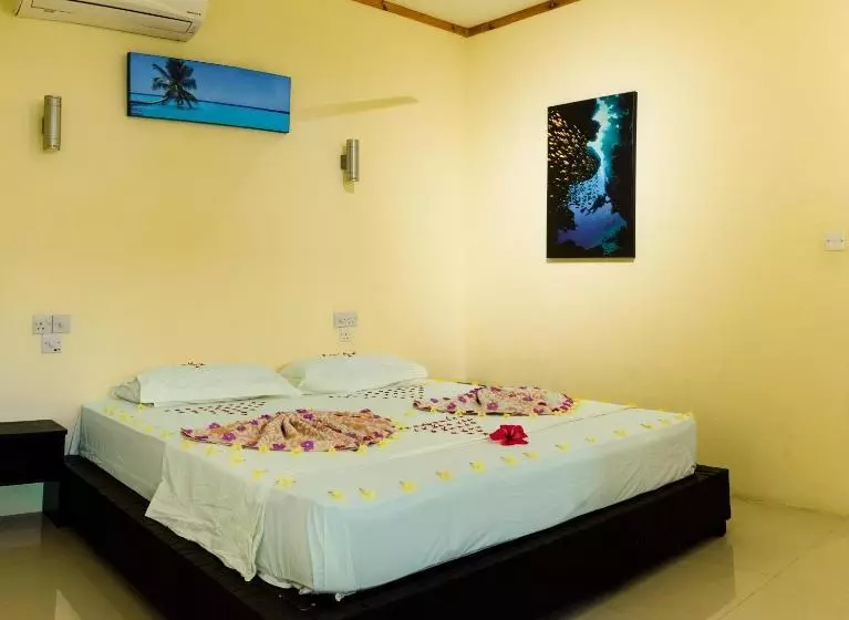 پانسیون Dive Villa Thoddoo