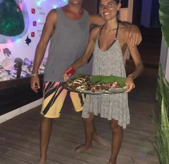 پانسیون Dive Villa Thoddoo