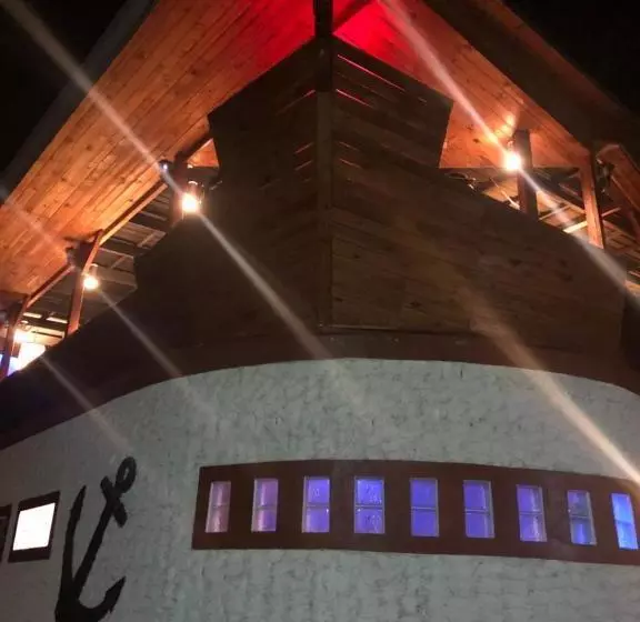 پانسیون Dive Villa Thoddoo