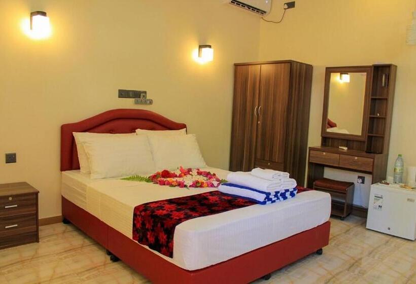 Pensió Evila Inn Thoddoo