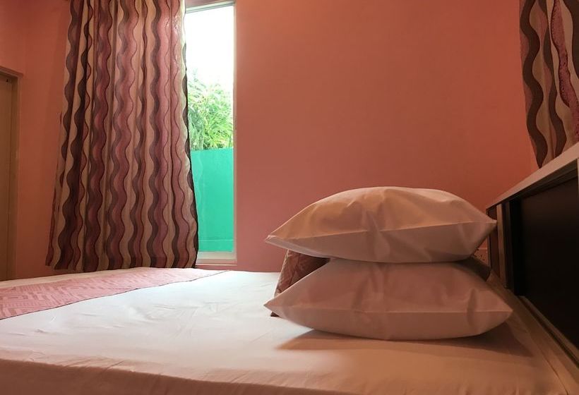 پانسیون Maakoalhi Lodge