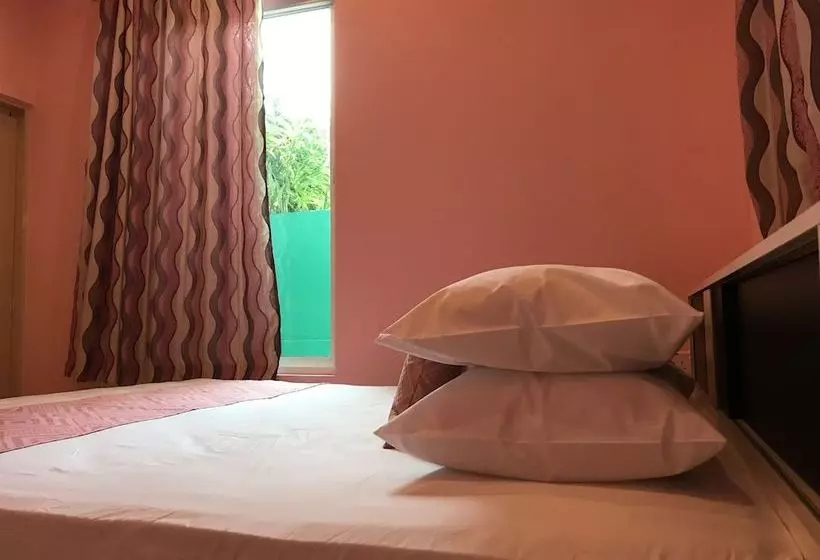 پانسیون Maakoalhi Lodge