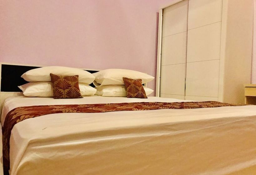 پانسیون Maakoalhi Lodge