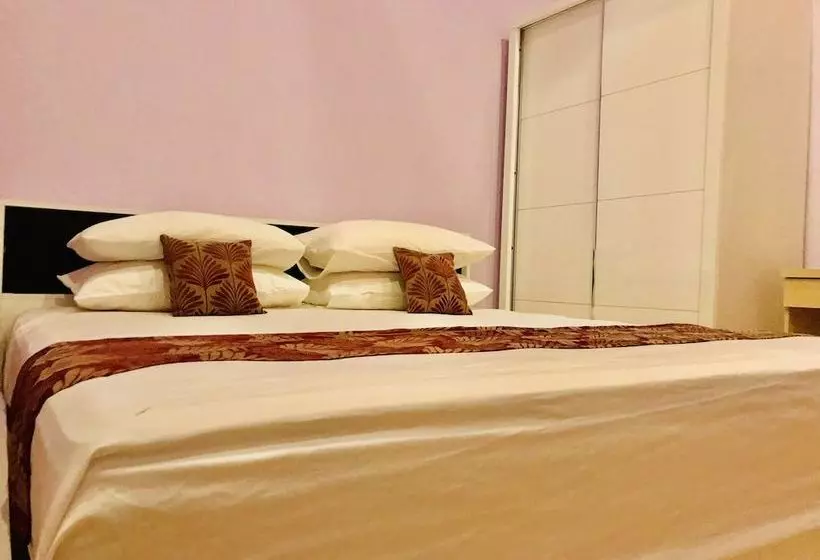 پانسیون Maakoalhi Lodge