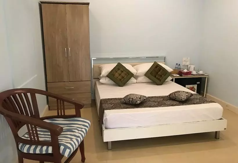 پانسیون Maakoalhi Lodge