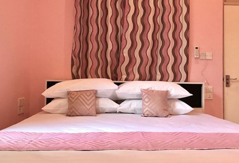 پانسیون Maakoalhi Lodge