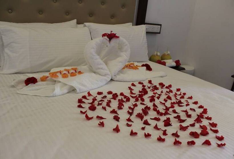 پانسیون Thoddoo Inn