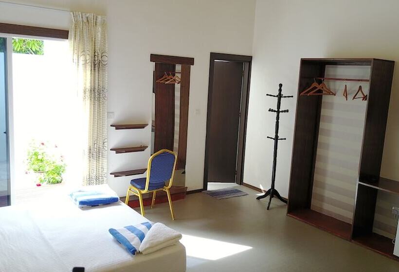 پانسیون Thoddoo Inn