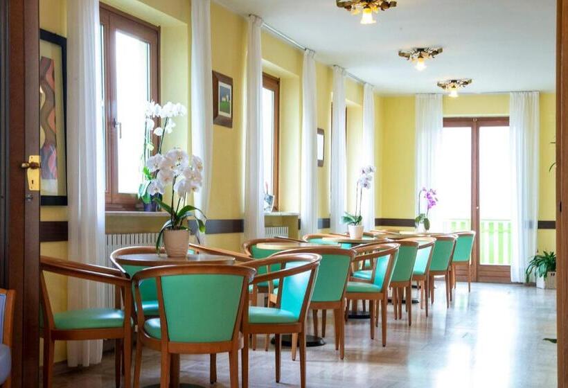 ホテル Costaverde Ai Roni