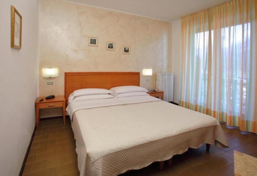 ホテル Costaverde Ai Roni