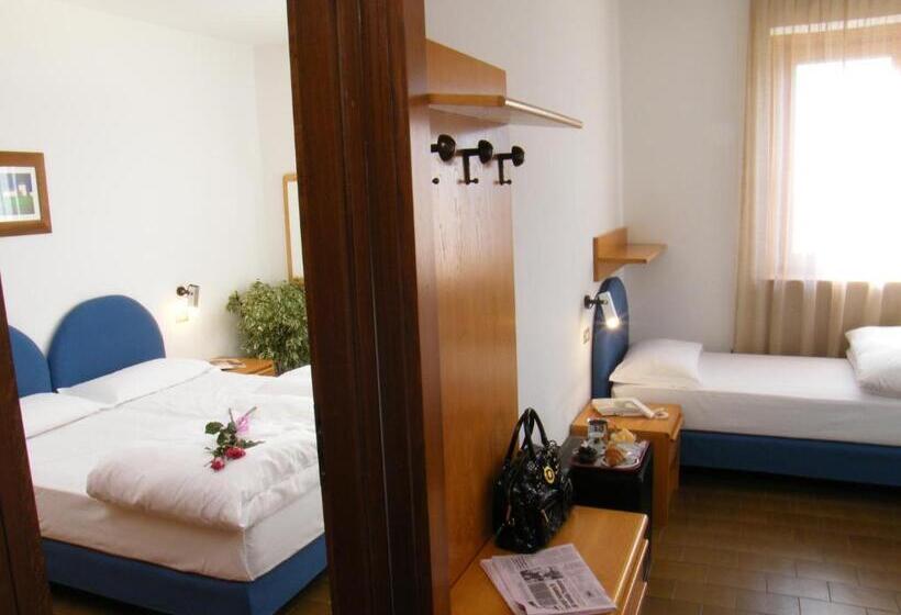 ホテル Costaverde Ai Roni