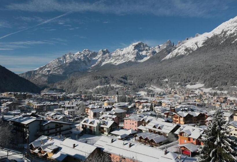 ホテル Costaverde Ai Roni