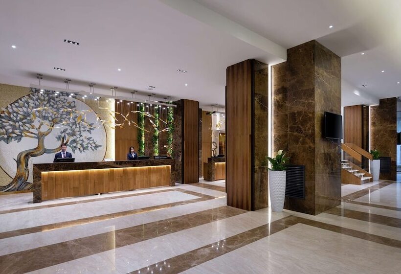 هتل Doubletree By Hilton Almaty