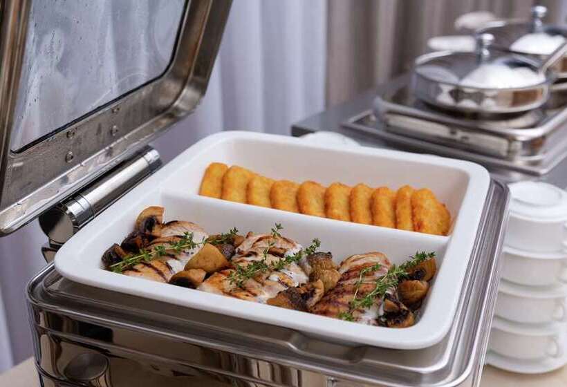 هتل Doubletree By Hilton Almaty