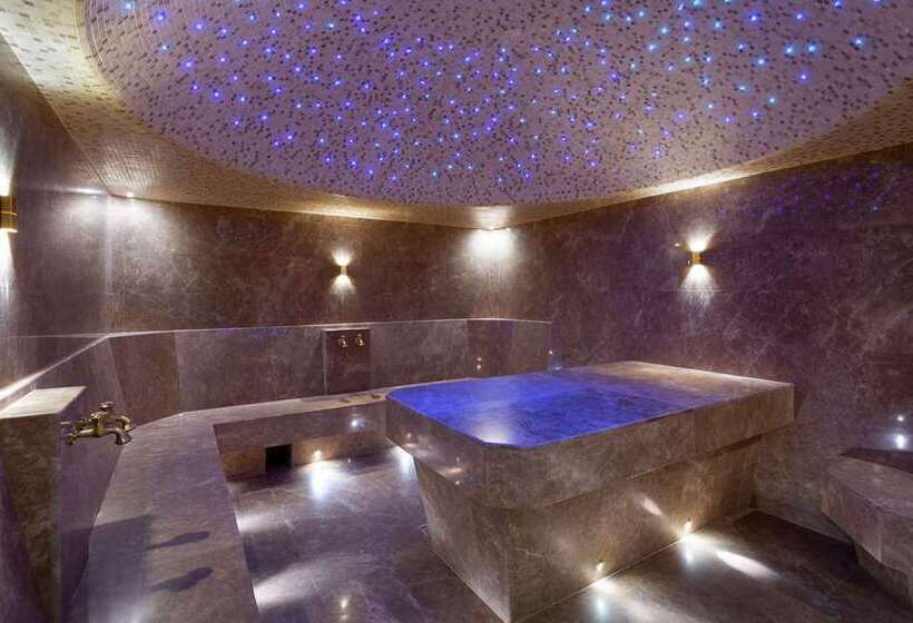 هتل Doubletree By Hilton Almaty