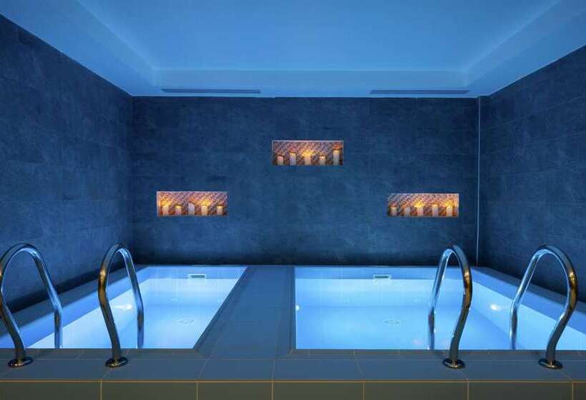 هتل Doubletree By Hilton Almaty