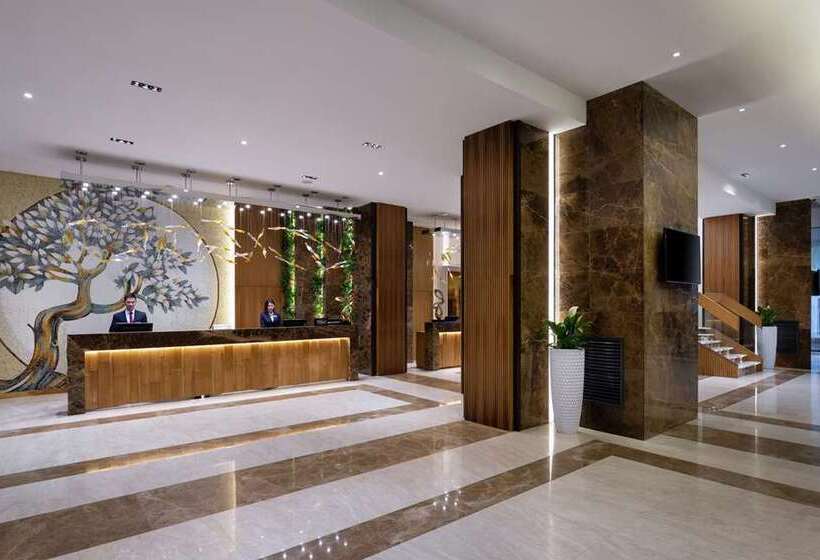 هتل Doubletree By Hilton Almaty