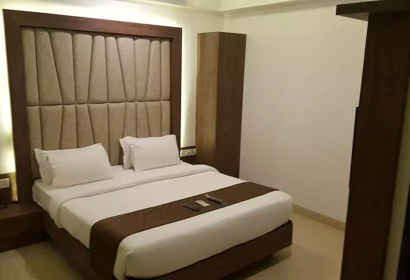 ホテル Jai Malhar Residency