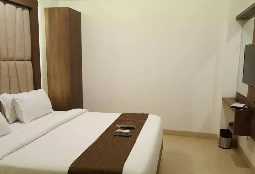 ホテル Jai Malhar Residency