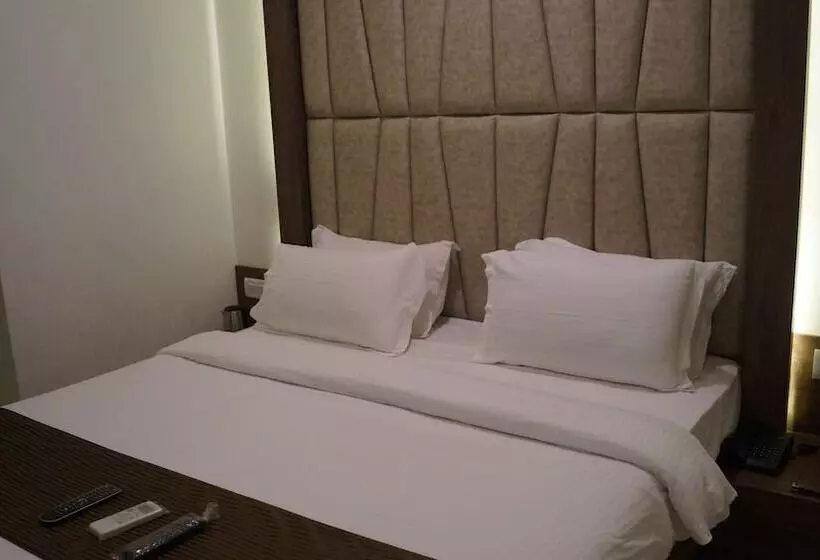 ホテル Jai Malhar Residency
