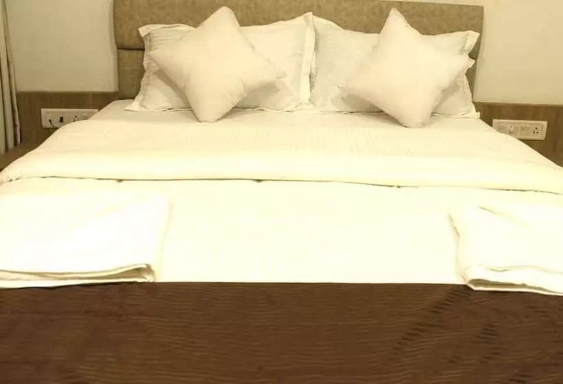 ホテル Jai Malhar Residency