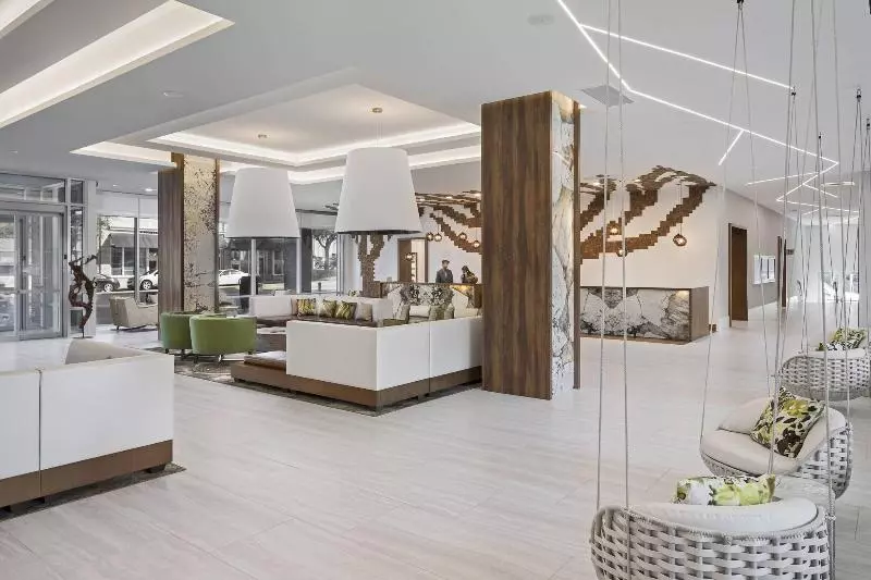 هتل Springhill Suites By Marriott Greenville Downtown