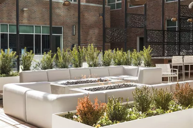 هتل Springhill Suites By Marriott Greenville Downtown