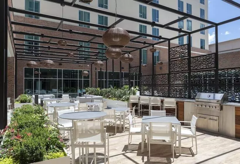 هتل Springhill Suites By Marriott Greenville Downtown