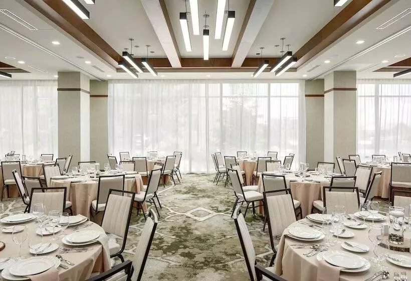 هتل Springhill Suites By Marriott Greenville Downtown