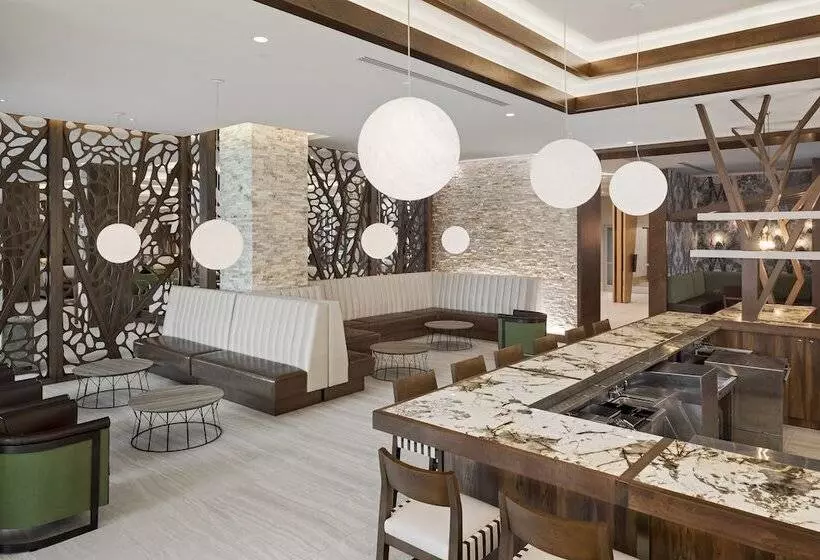 هتل Springhill Suites By Marriott Greenville Downtown