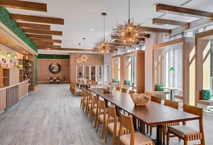 هتل Springhill Suites By Marriott Greenville Downtown