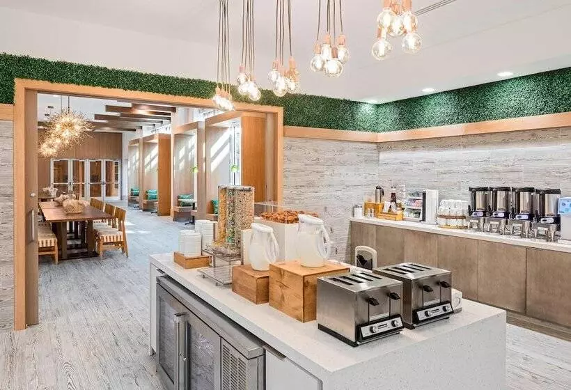 هتل Springhill Suites By Marriott Greenville Downtown