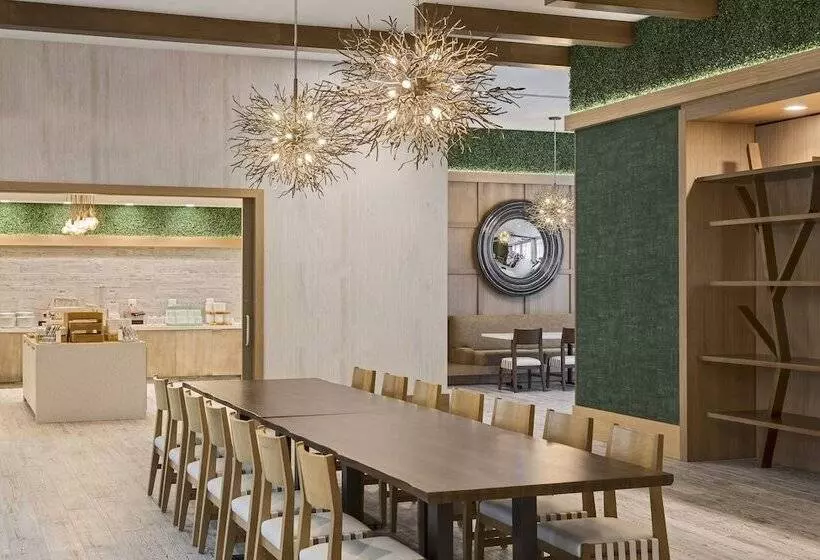 هتل Springhill Suites By Marriott Greenville Downtown