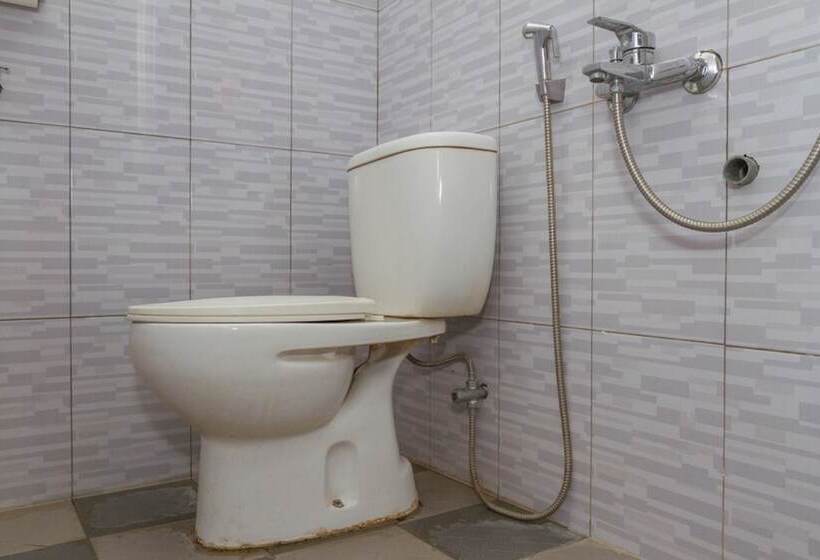 Pensió Reddoorz Plus Near Ipdn