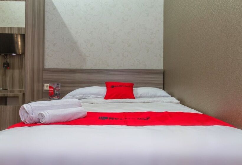 Pensió Reddoorz Plus Near Ipdn