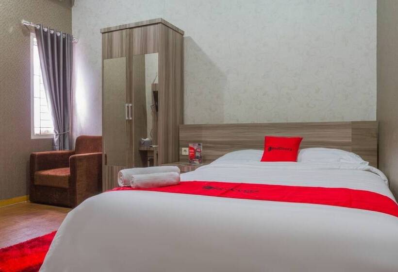 Pensió Reddoorz Plus Near Ipdn