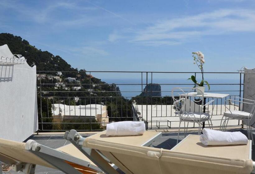 هتل Regina Cristina