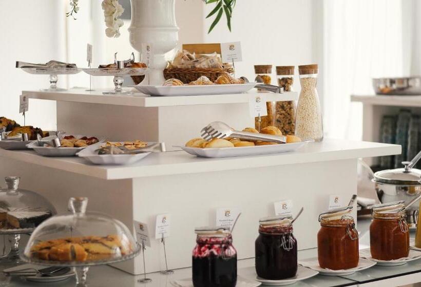 هتل Regina Cristina