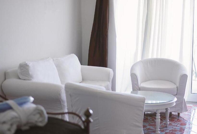 هتل Regina Cristina