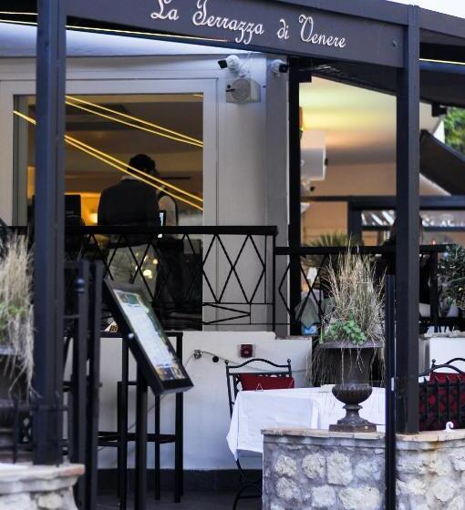 هتل Regina Cristina