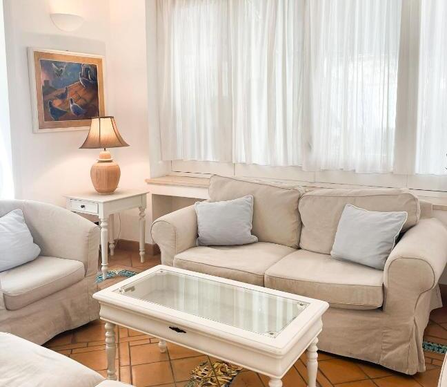 هتل Regina Cristina