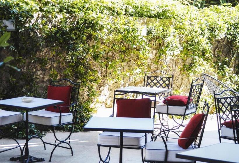 هتل Regina Cristina